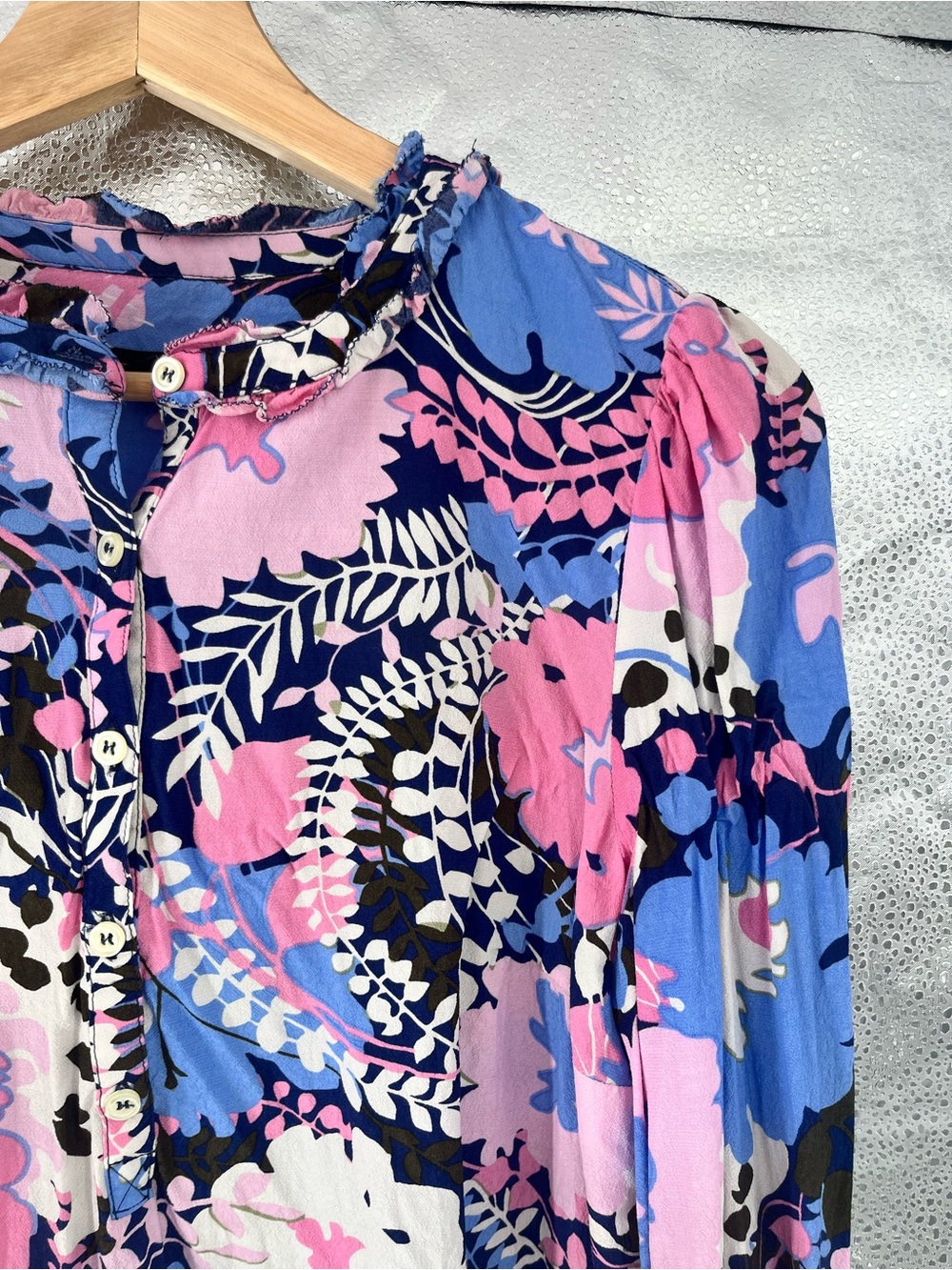 Talbots Cascading Blooms Floral Smocked Cuff Long Sleeve Blouse 100%Viscose Sz S - Picture 8 of 14